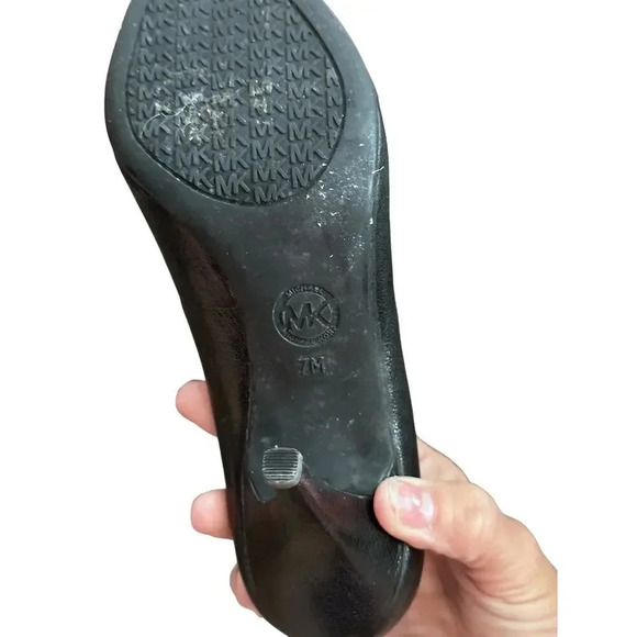MICHAEL KORS MK Black Pointed Toe Flex Pump Mid-Heel Size 7M - Picture 3 of 9